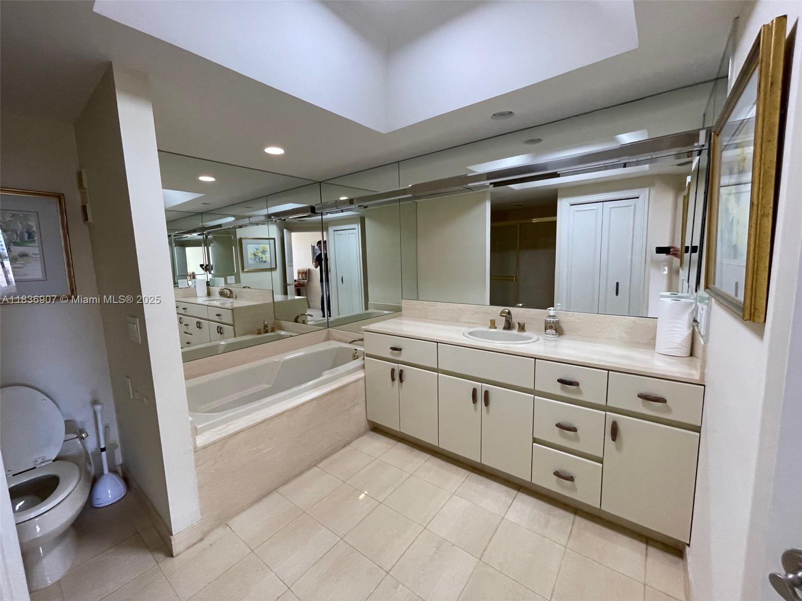 See details 1103 3 / 4 2605 sq. ft. $ 2025-07-09 0 Photo