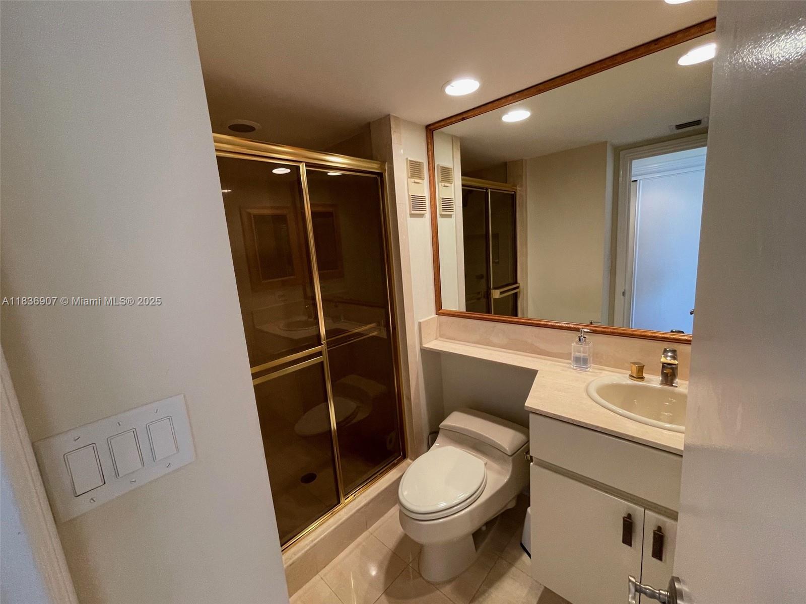 See details 1103 3 / 4 2605 sq. ft. $ 2025-07-09 0 Photo