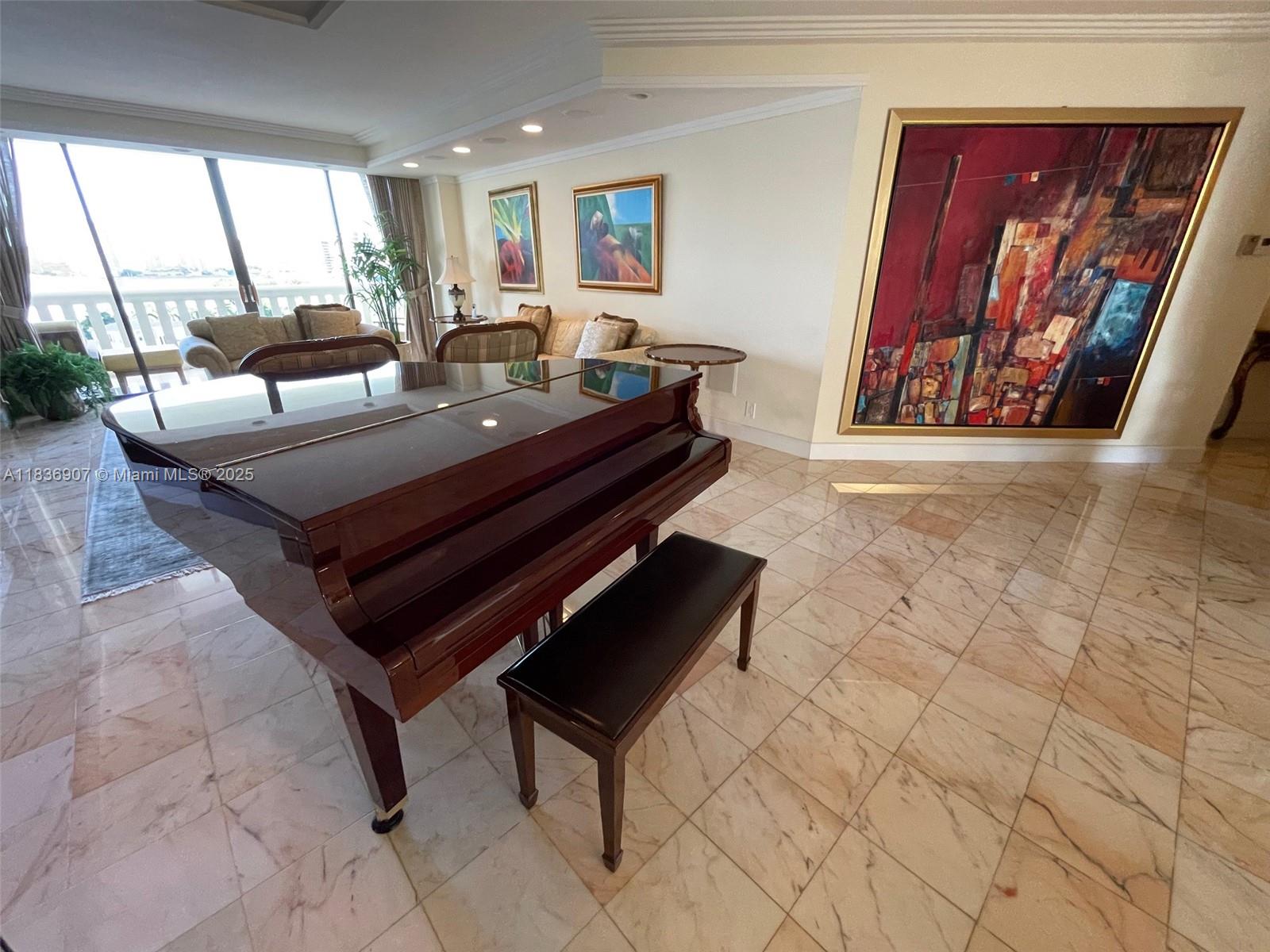 See details 1103 3 / 4 2605 sq. ft. $ 2025-07-09 0 Photo