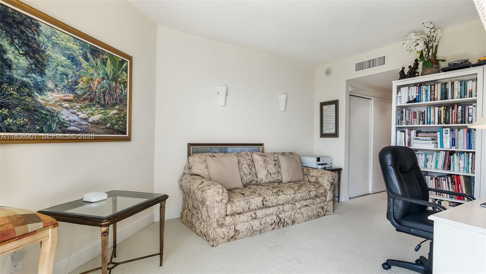 Ver detalles 1103 3 / 4 2605 sq. ft. $ 2026-07-04 0 foto