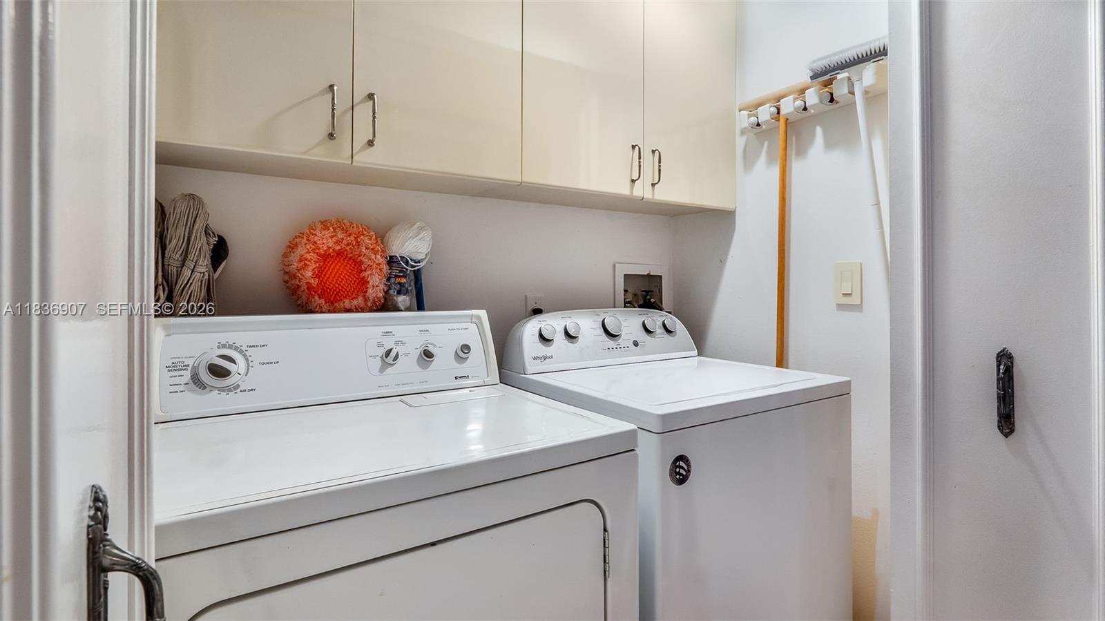 Ver detalles 1103 3 / 4 2605 sq. ft. $ 2026-07-04 0 foto