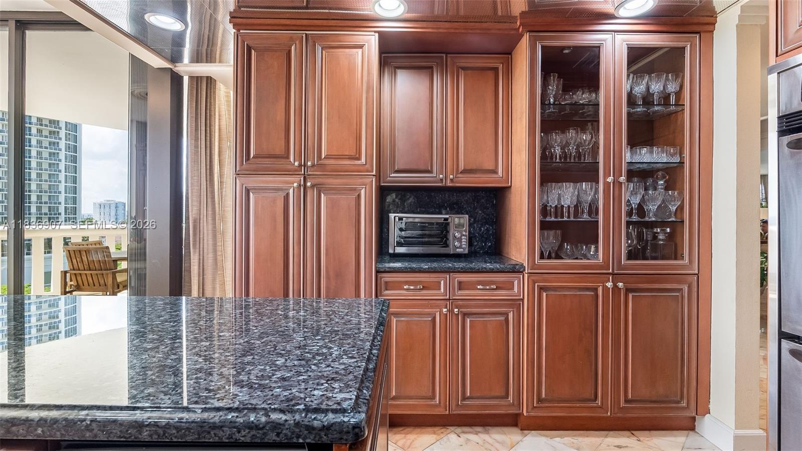 Ver detalles 1103 3 / 4 2605 sq. ft. $ 2026-07-04 0 foto