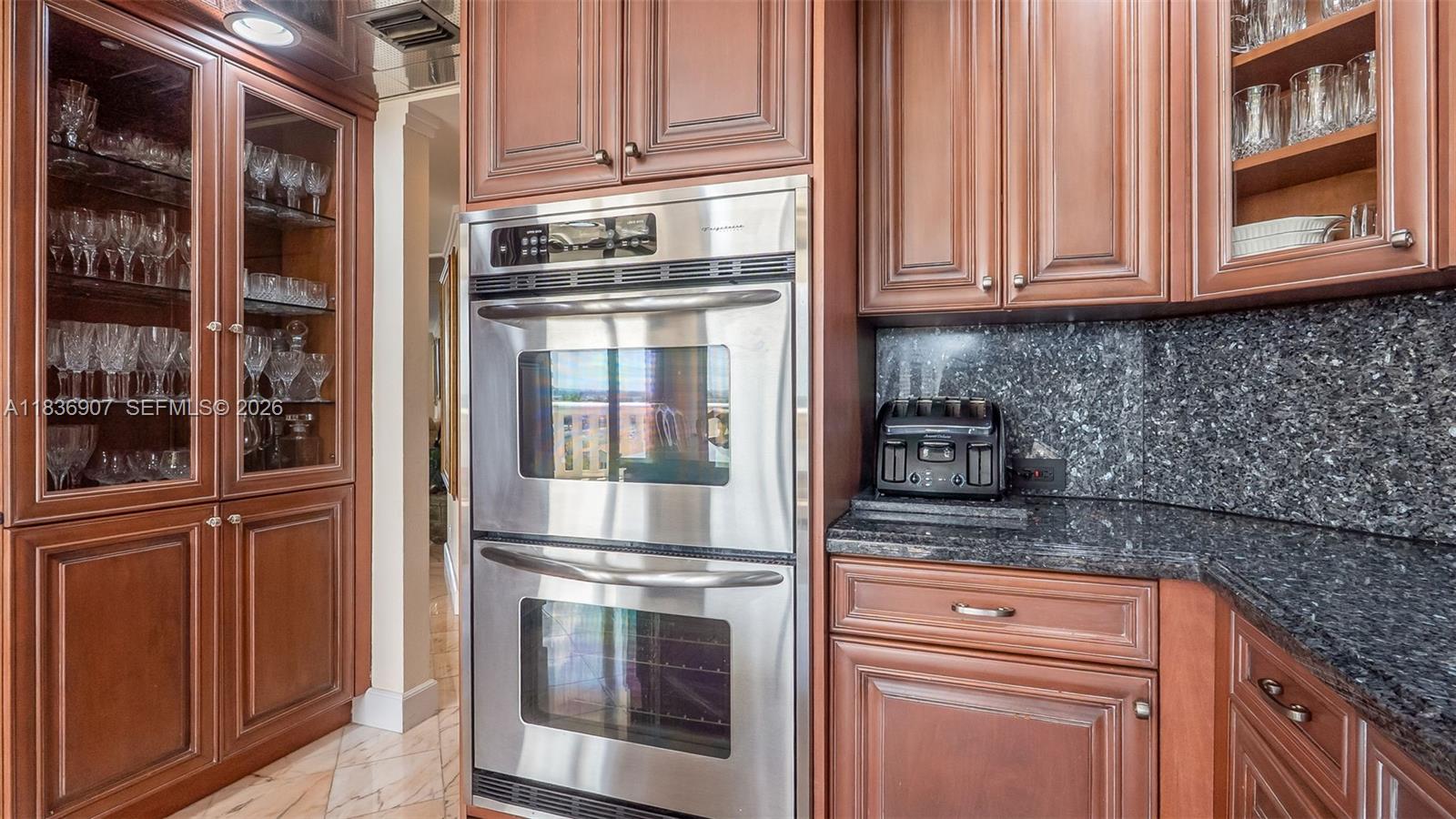 Ver detalles 1103 3 / 4 2605 sq. ft. $ 2026-07-04 0 foto