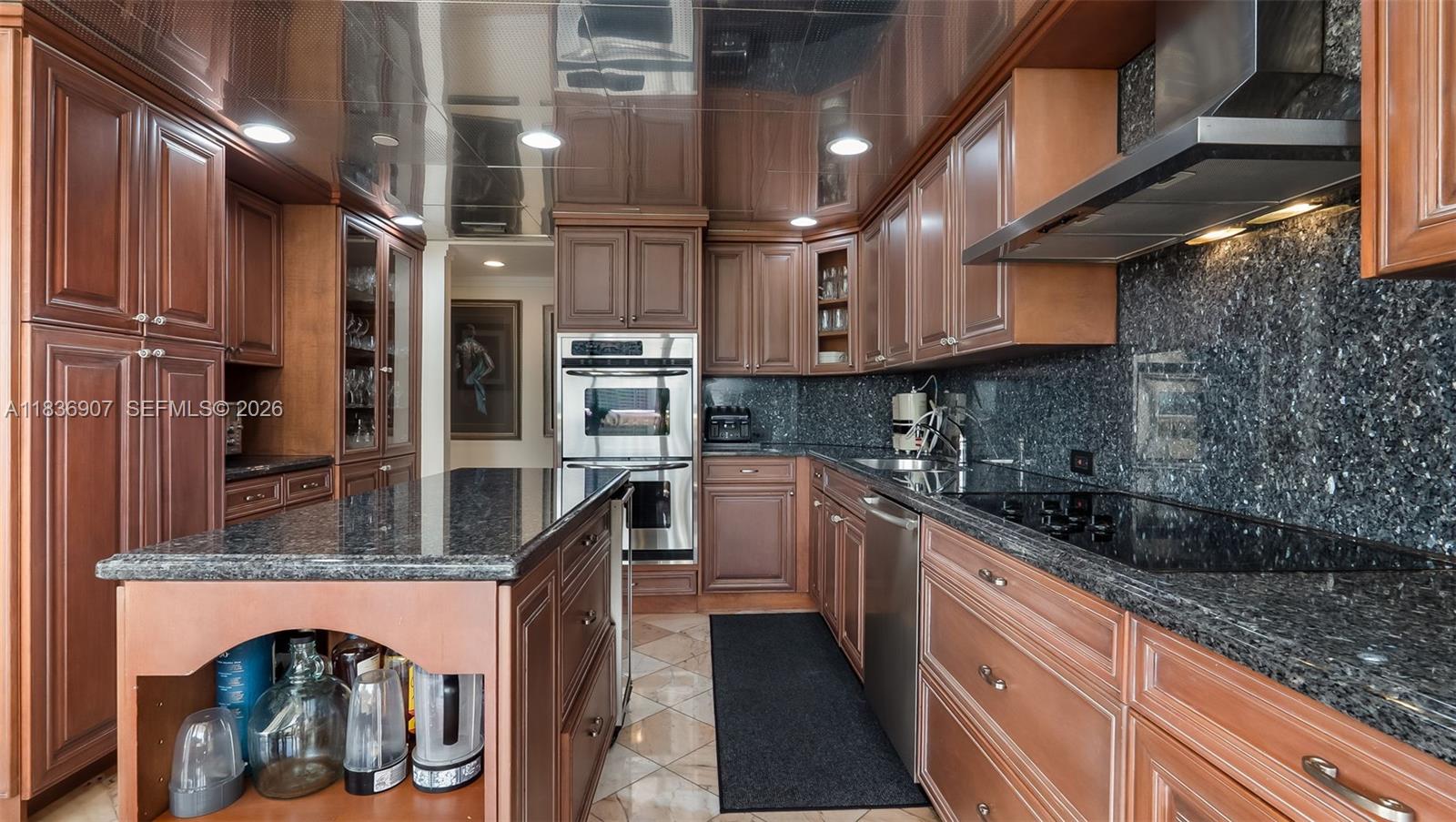 Ver detalles 1103 3 / 4 2605 sq. ft. $ 2026-07-04 0 foto
