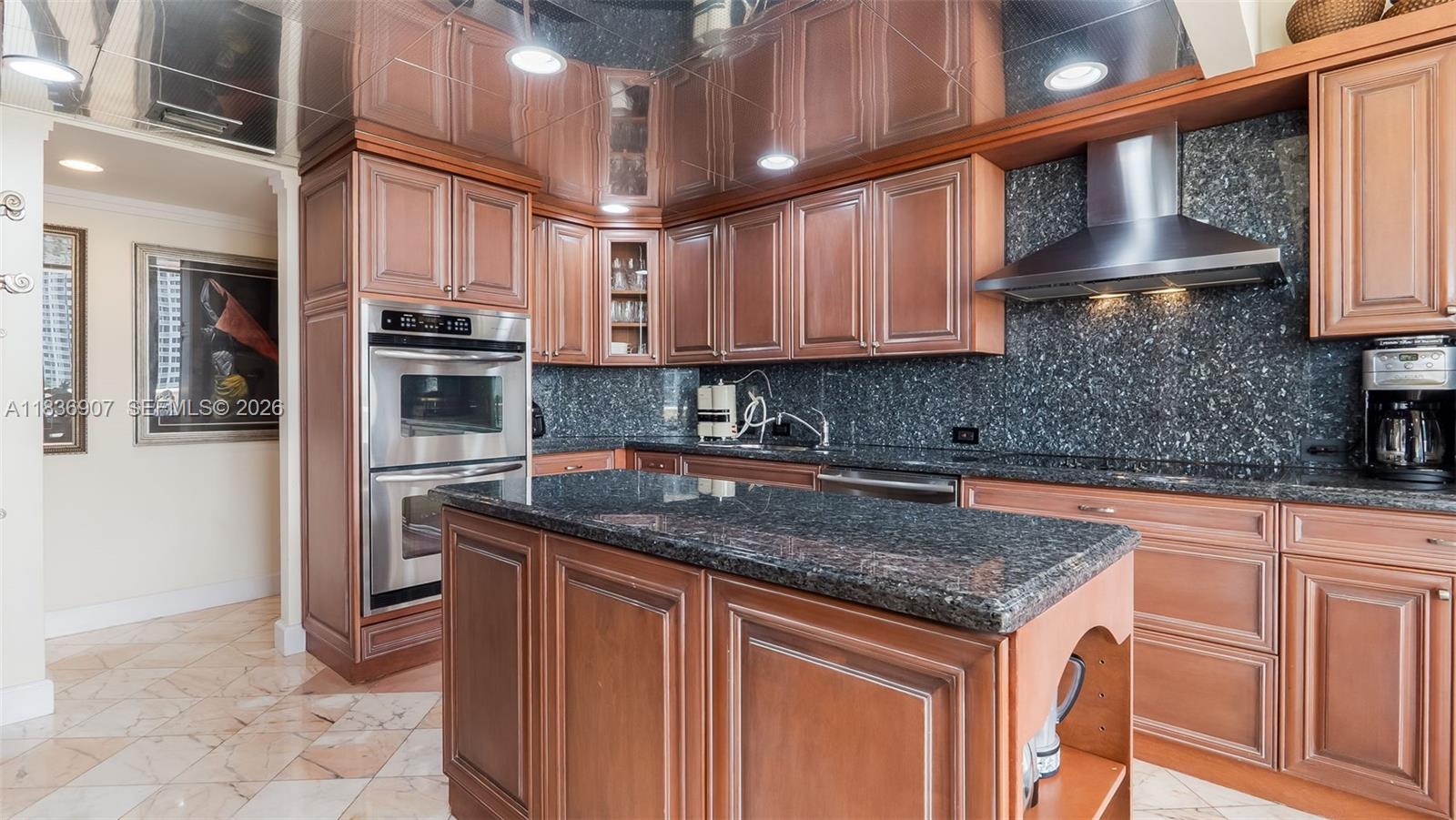 Ver detalles 1103 3 / 4 2605 sq. ft. $ 2026-07-04 0 foto
