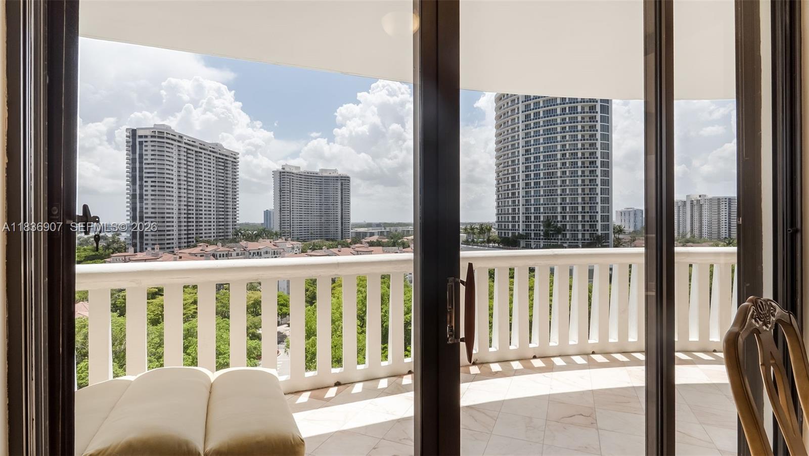 Ver detalles 1103 3 / 4 2605 sq. ft. $ 2026-07-04 0 foto