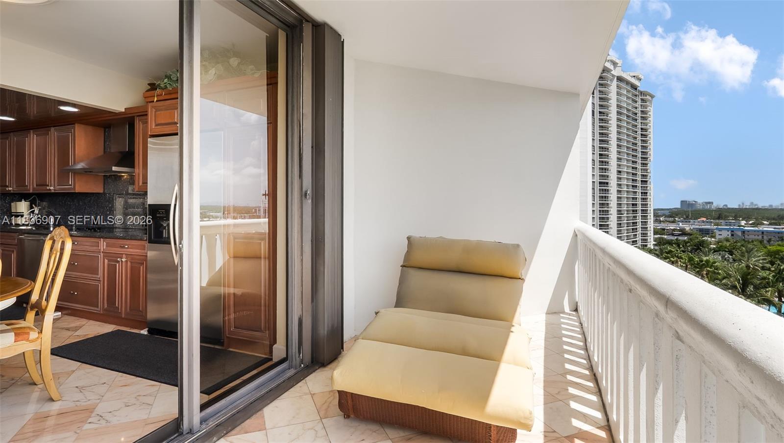 Ver detalles 1103 3 / 4 2605 sq. ft. $ 2026-07-04 0 foto
