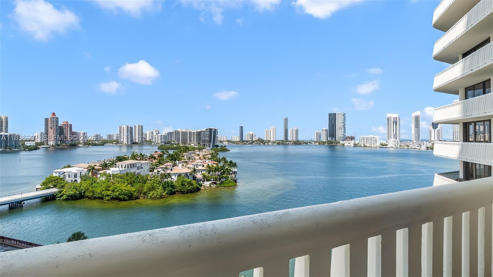 Ver detalles 1103 3 / 4 2605 sq. ft. $ 2026-07-04 0 foto
