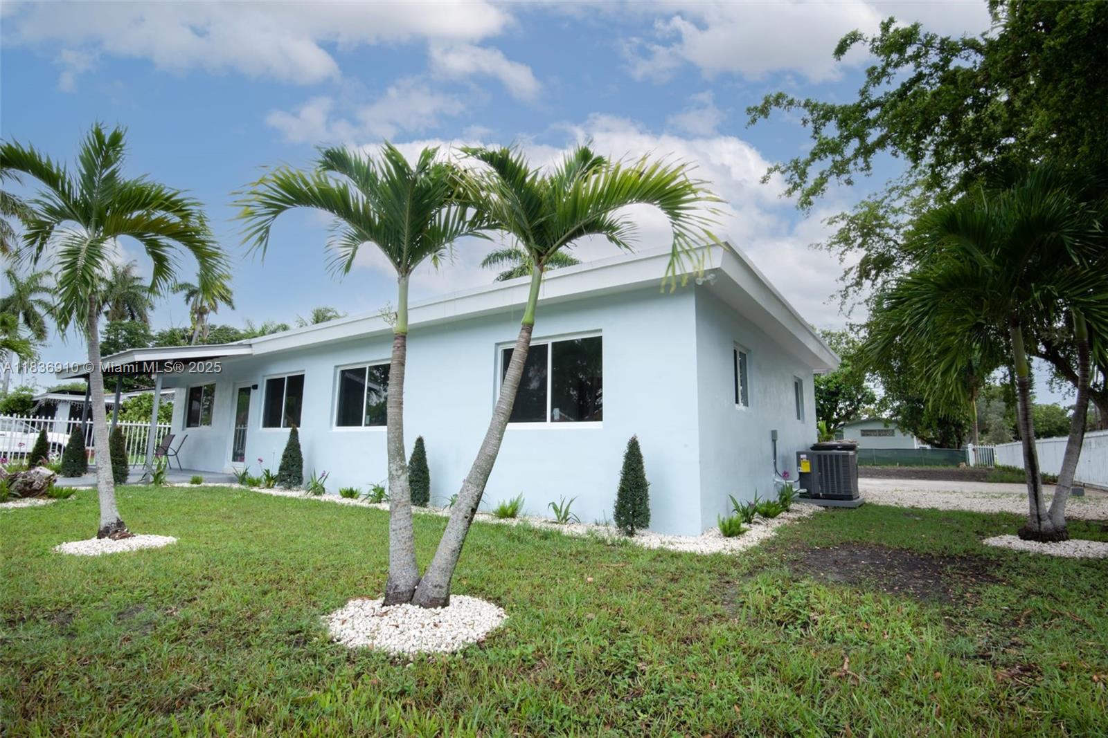 See details 495 4 / 2 1605 sq. ft. $ 2025-09-03 0 Photo