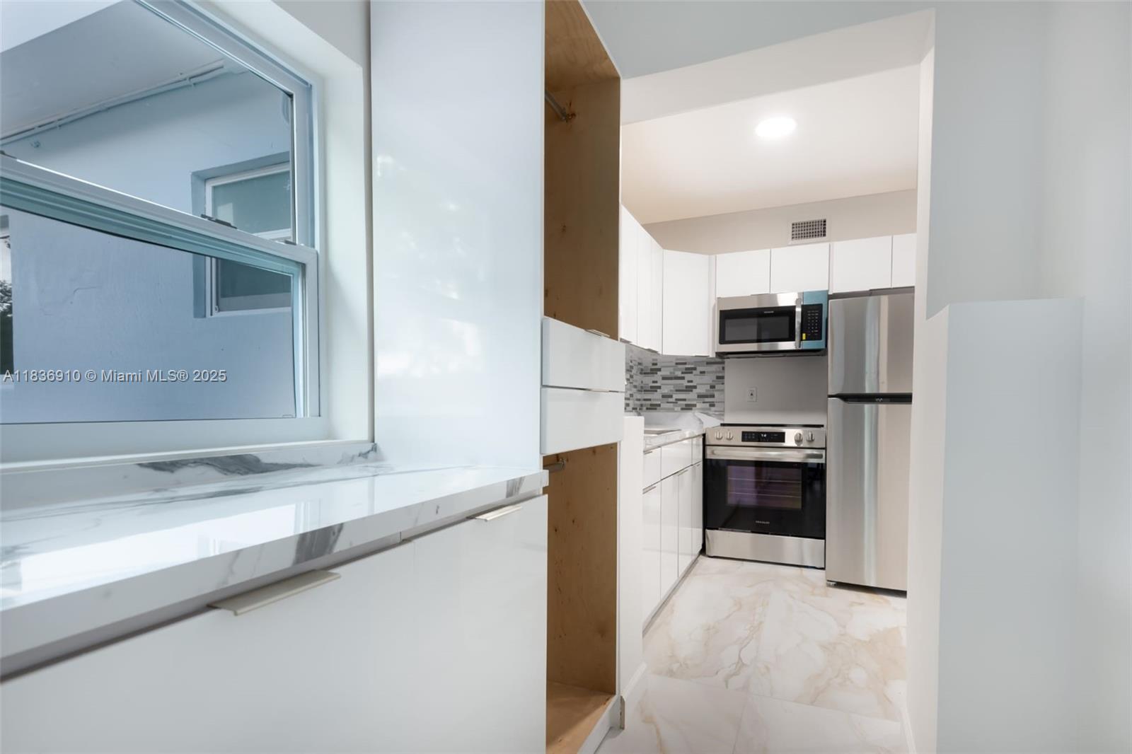 See details 495 4 / 2 1605 sq. ft. $ 2025-09-03 0 Photo