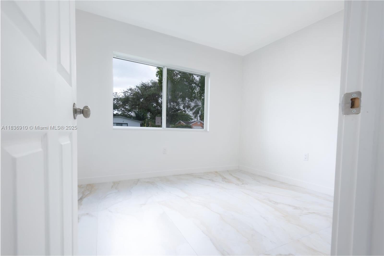 See details 495 4 / 2 1605 sq. ft. $ 2025-09-03 0 Photo