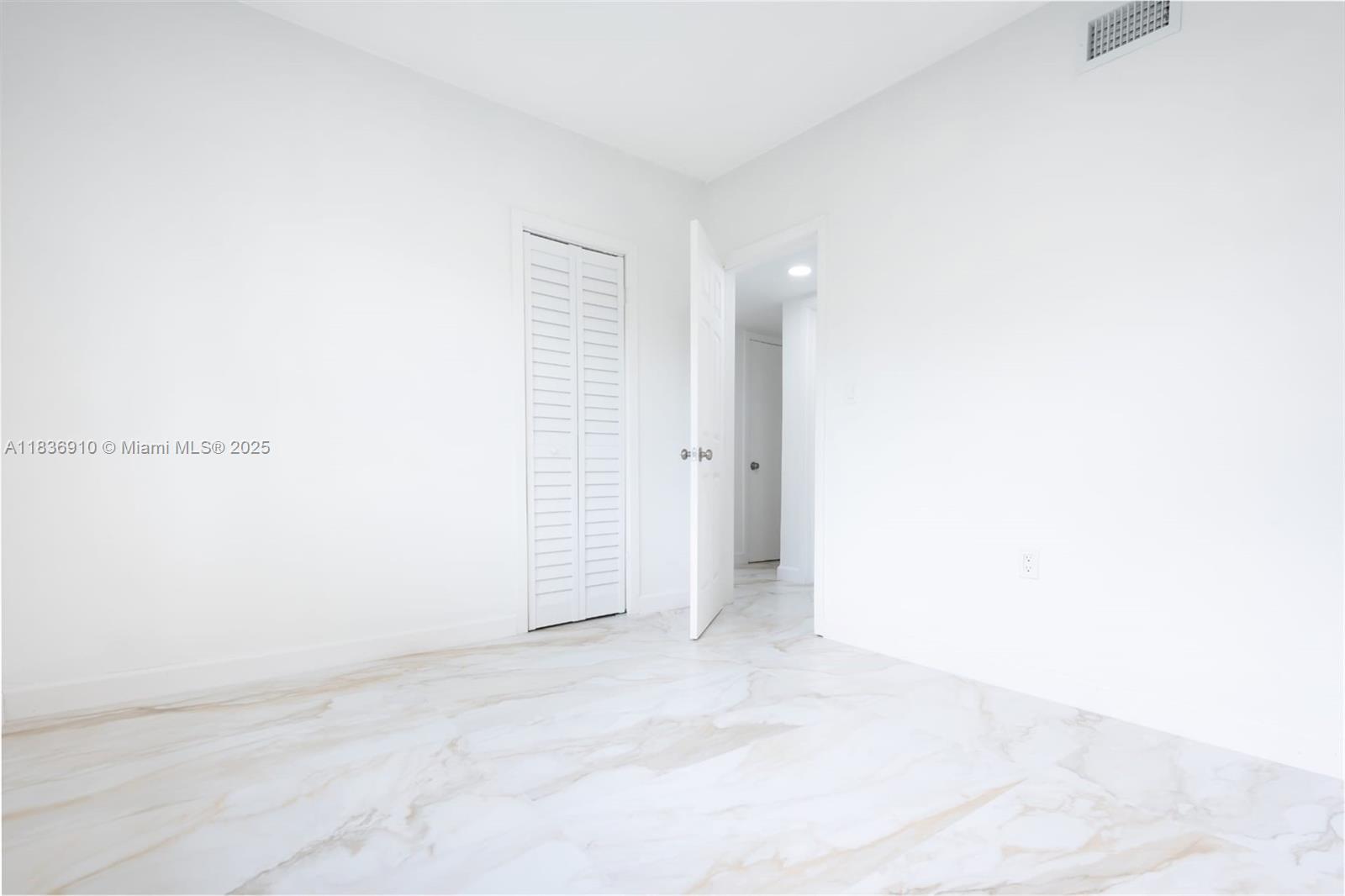 See details 495 4 / 2 1605 sq. ft. $ 2025-09-03 0 Photo