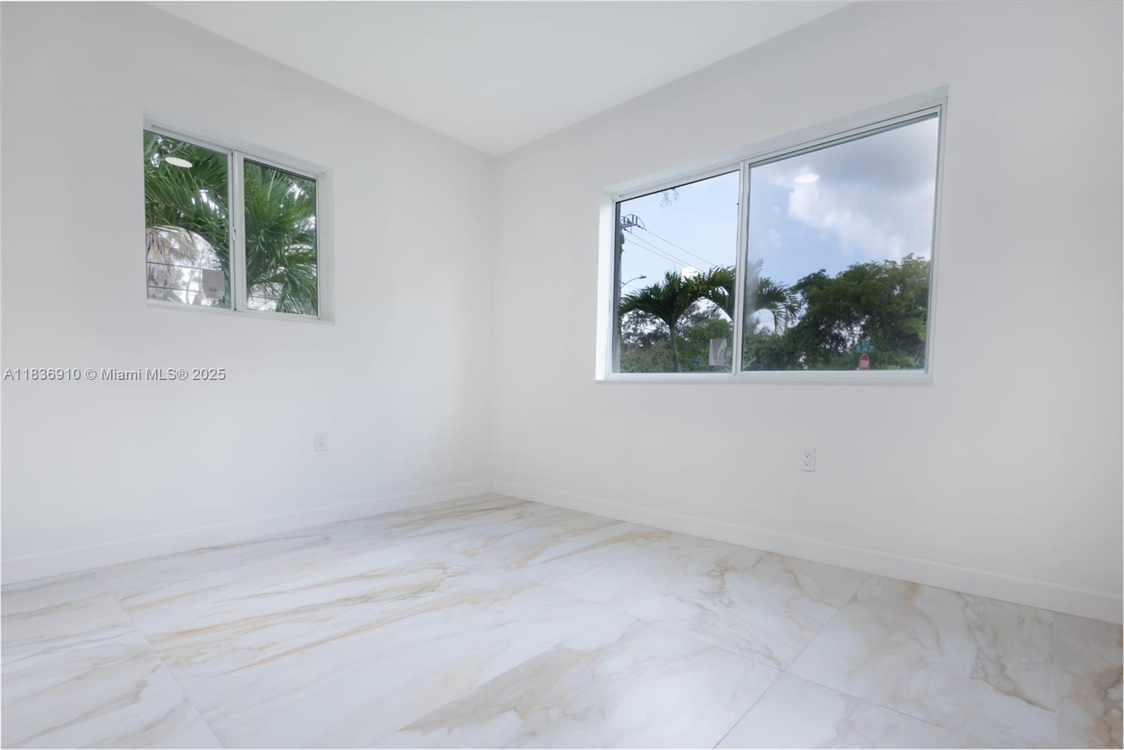See details 495 4 / 2 1605 sq. ft. $ 2025-09-03 0 Photo