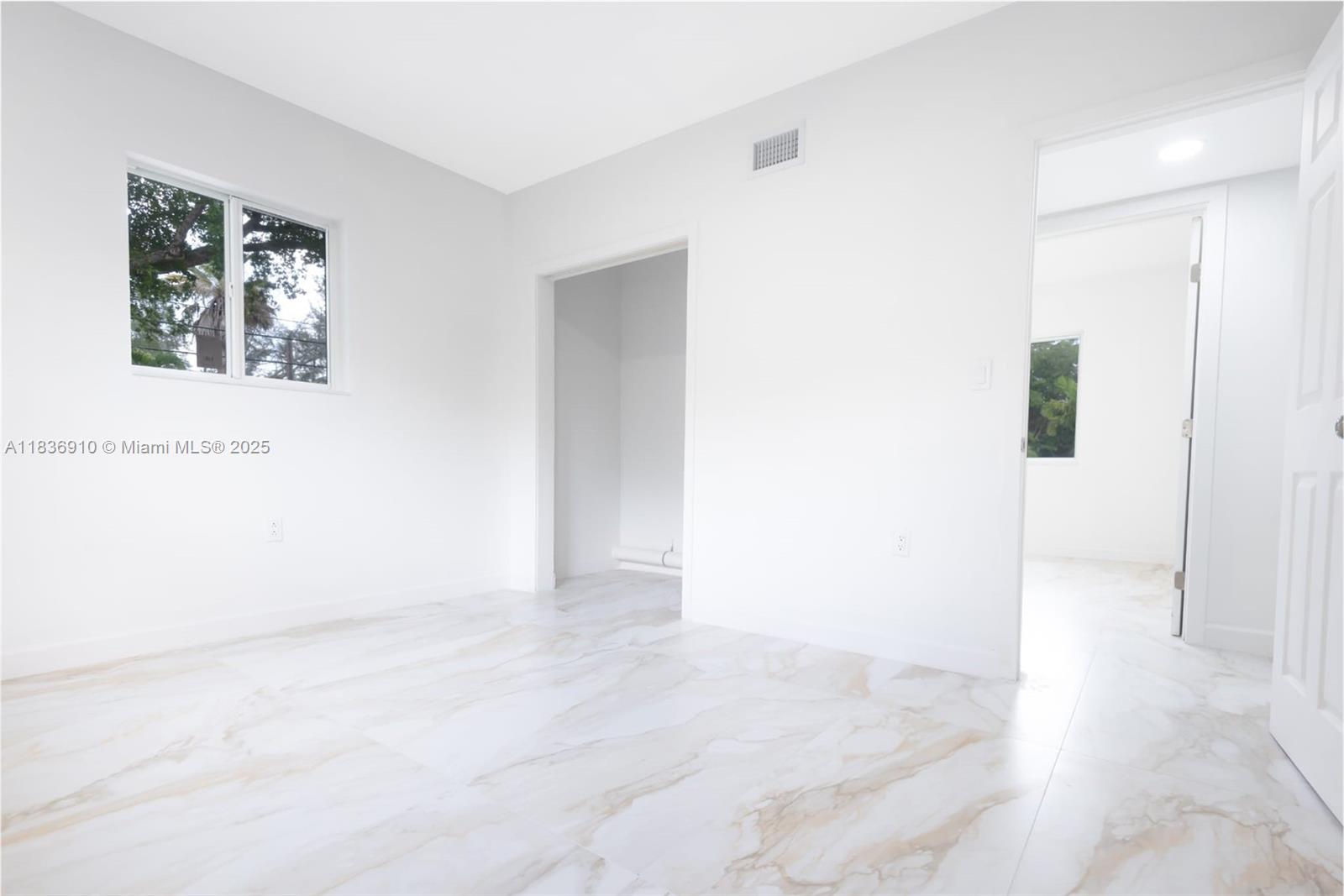 See details 495 4 / 2 1605 sq. ft. $ 2025-09-03 0 Photo