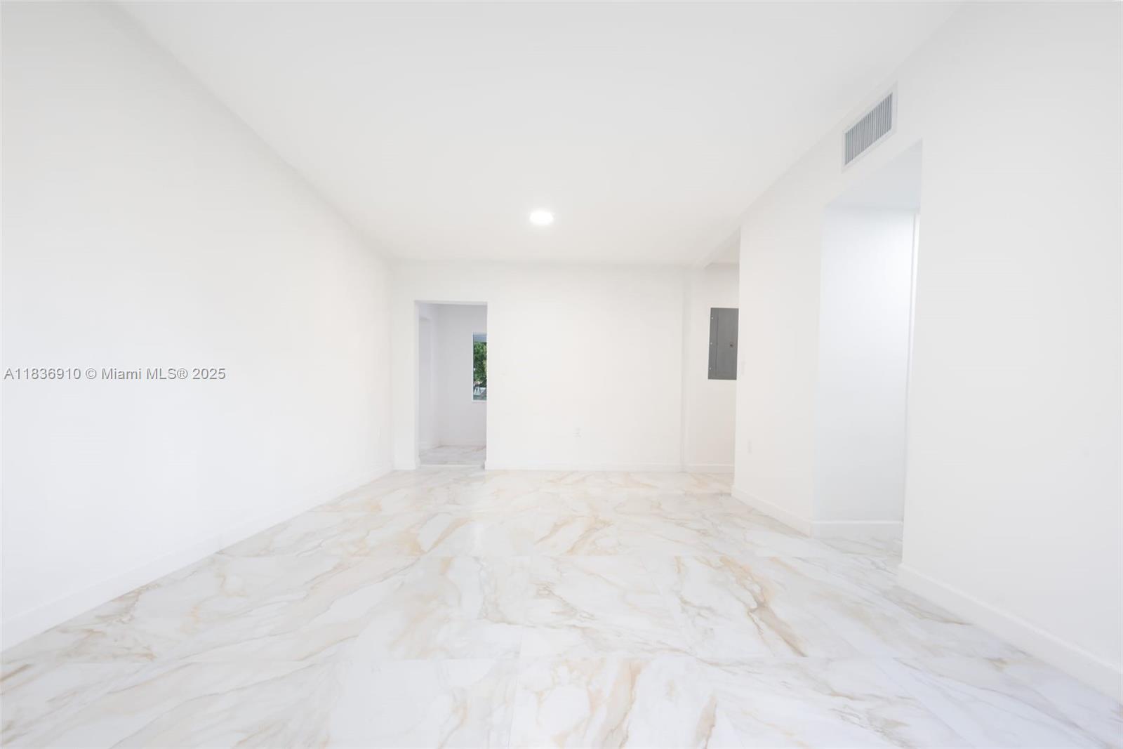 See details 495 4 / 2 1605 sq. ft. $ 2025-09-03 0 Photo