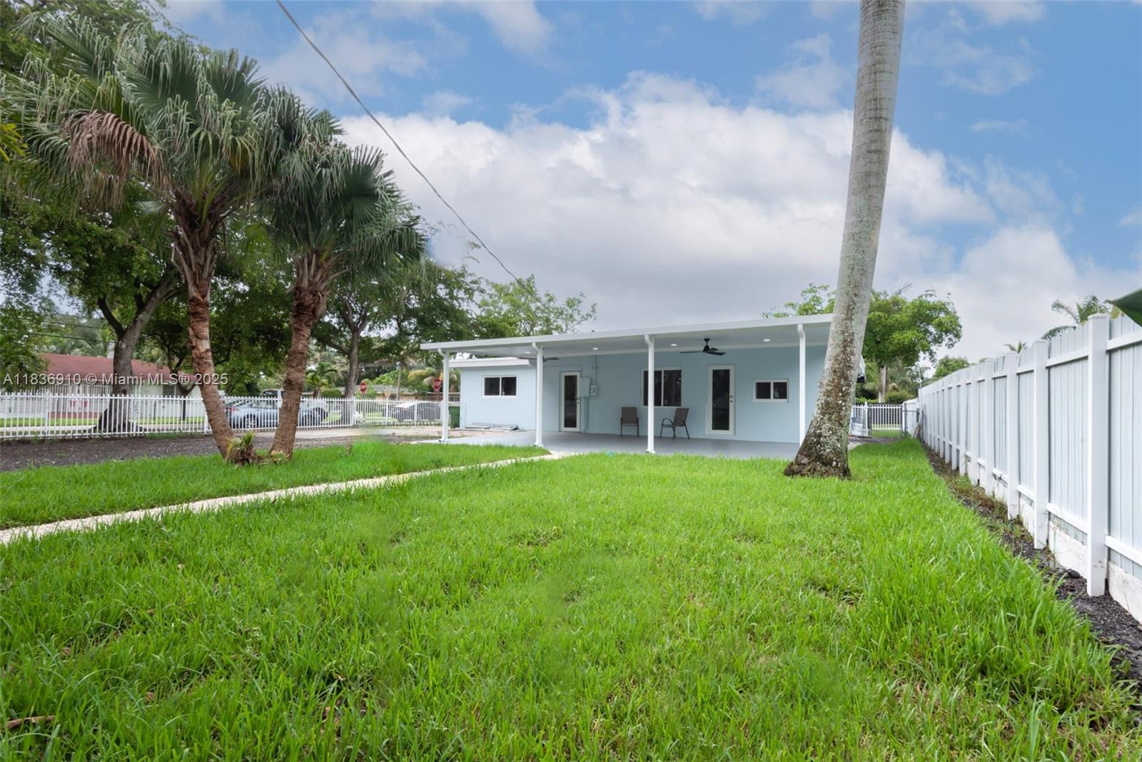 See details 495 4 / 2 1605 sq. ft. $ 2025-09-03 0 Photo