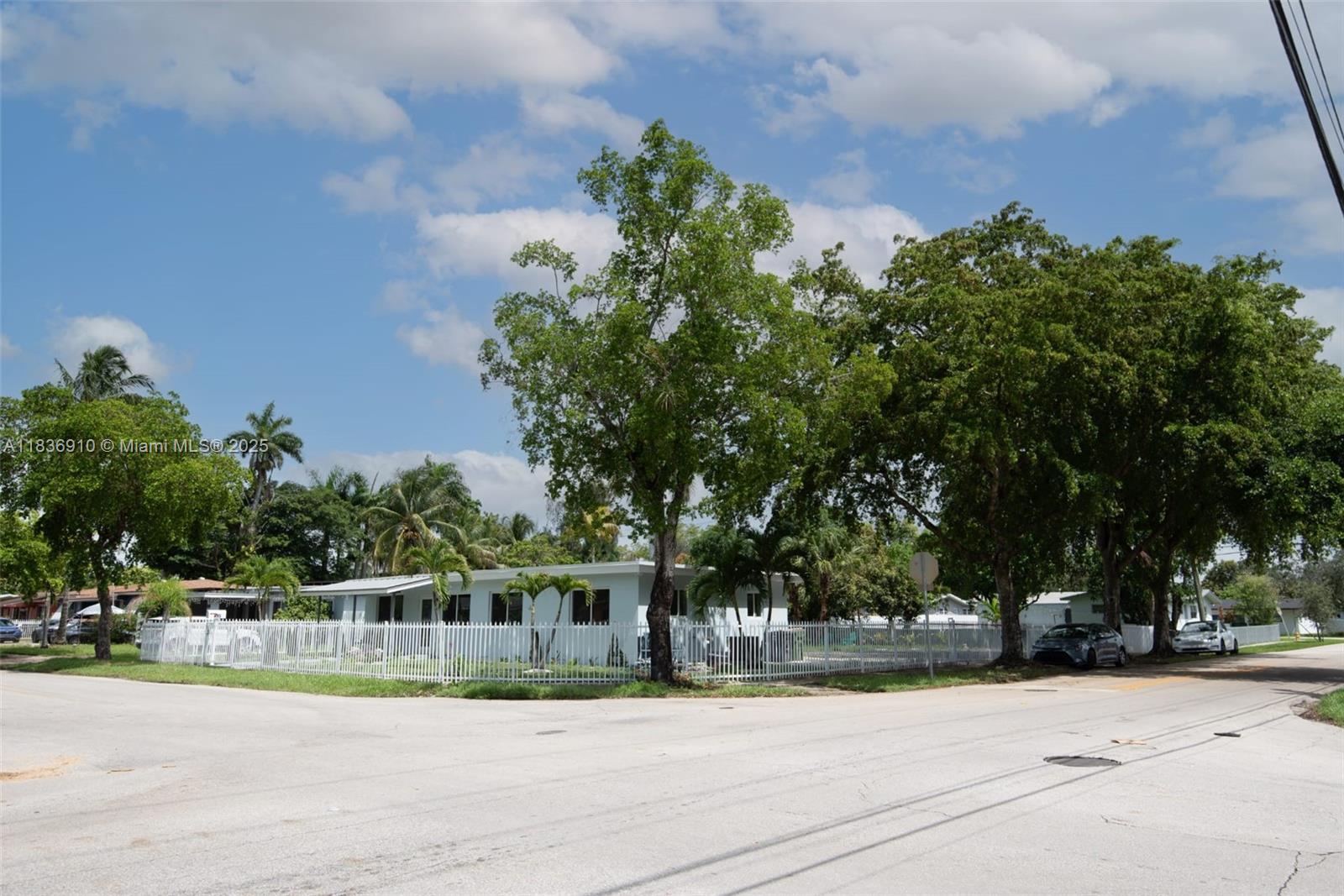 See details 495 4 / 2 1605 sq. ft. $ 2025-09-03 0 Photo