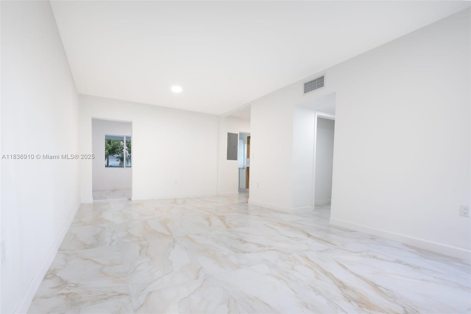 See details 495 4 / 2 1605 sq. ft. $ 2025-09-03 0 Photo
