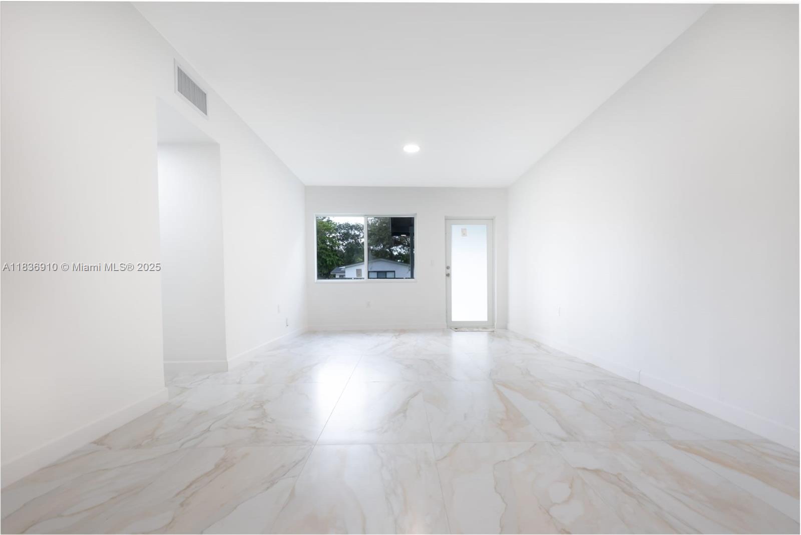 See details 495 4 / 2 1605 sq. ft. $ 2025-09-03 0 Photo