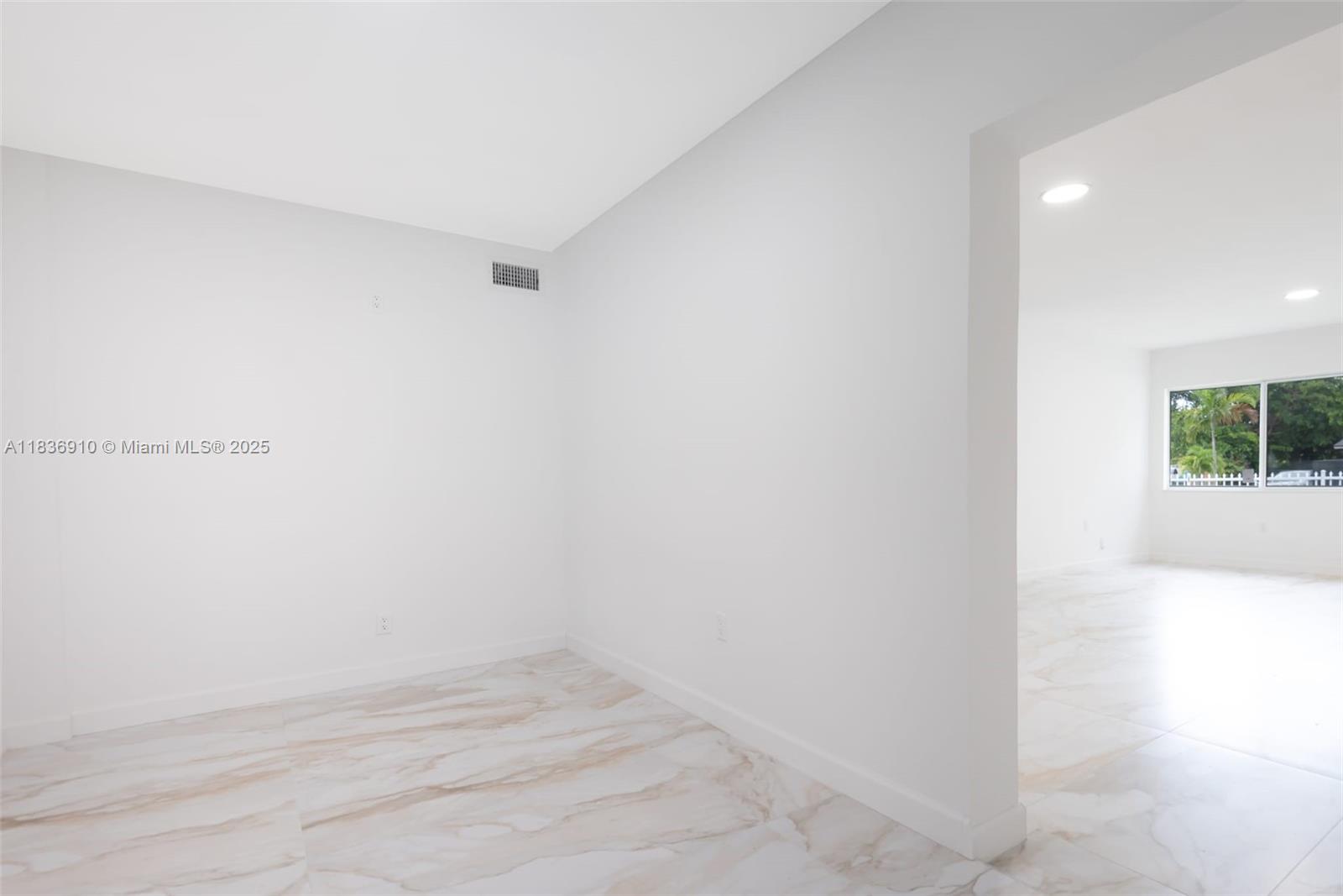 See details 495 4 / 2 1605 sq. ft. $ 2025-09-03 0 Photo