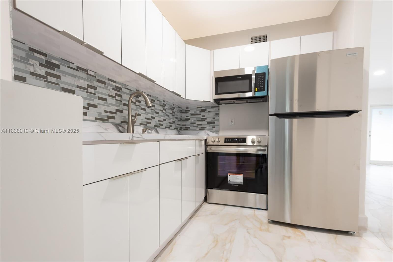 See details 495 4 / 2 1605 sq. ft. $ 2025-09-03 0 Photo