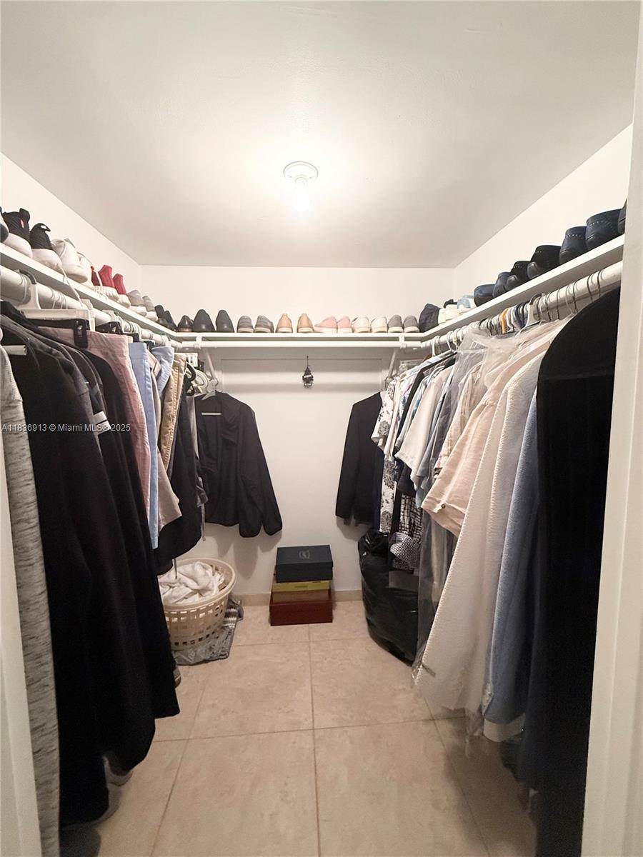 Photo of 1833 OCEAN DR  #1707, Hallandale Beach, Florida, 33009 - 