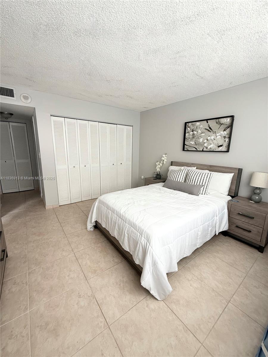 Photo of 1833 OCEAN DR  #1707, Hallandale Beach, Florida, 33009 - 