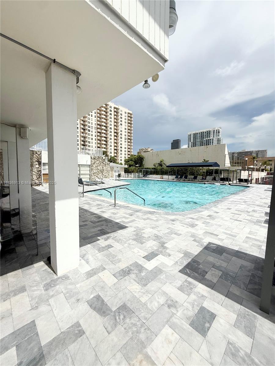Photo of 1833 OCEAN DR  #1707, Hallandale Beach, Florida, 33009 - 