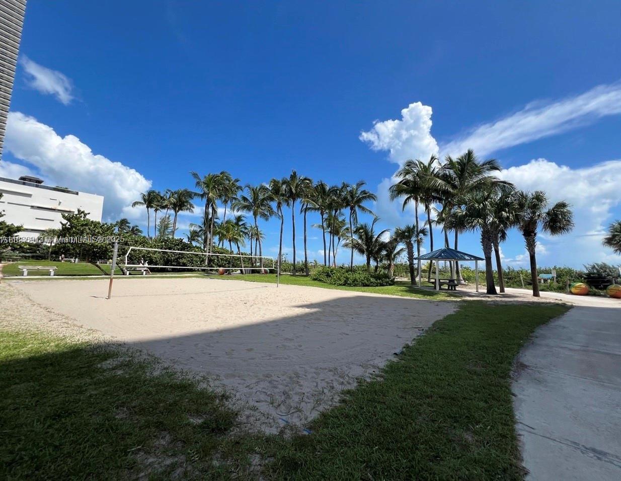Photo of 1833 OCEAN DR  #1707, Hallandale Beach, Florida, 33009 - 