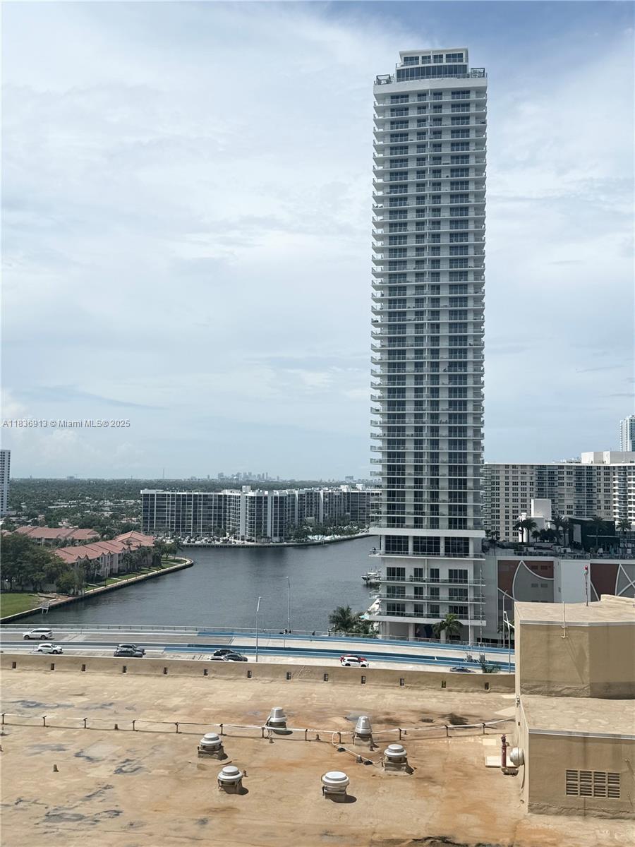 Photo of 1833 OCEAN DR  #1707, Hallandale Beach, Florida, 33009 - 