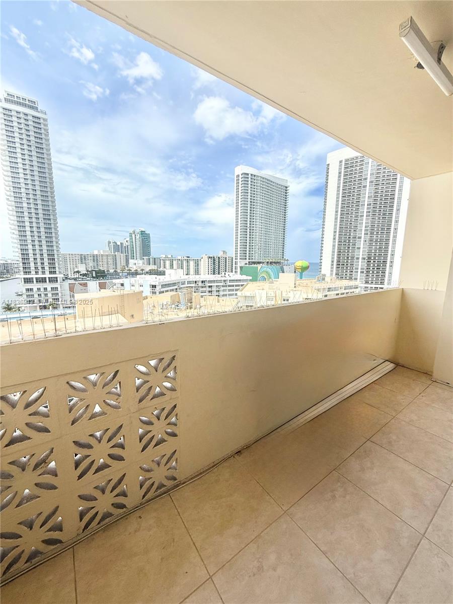 Photo of 1833 OCEAN DR  #1707, Hallandale Beach, Florida, 33009 - 