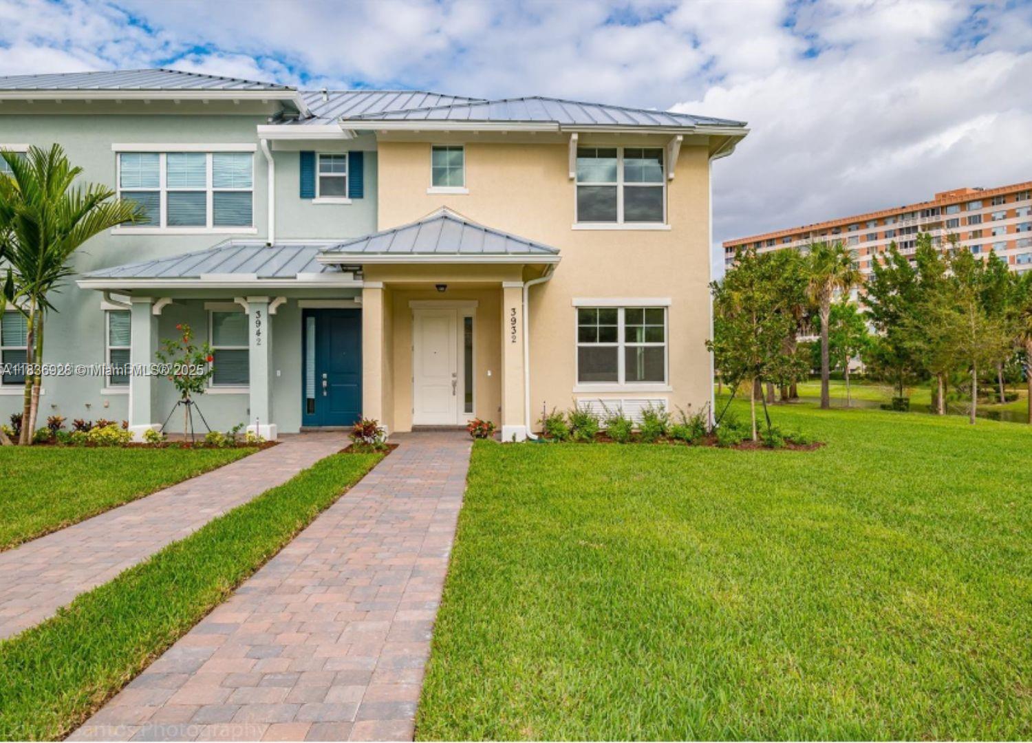 Ver detalles 3932 3 / 3 1673 sq. ft. $ 2025-08-01 0 foto