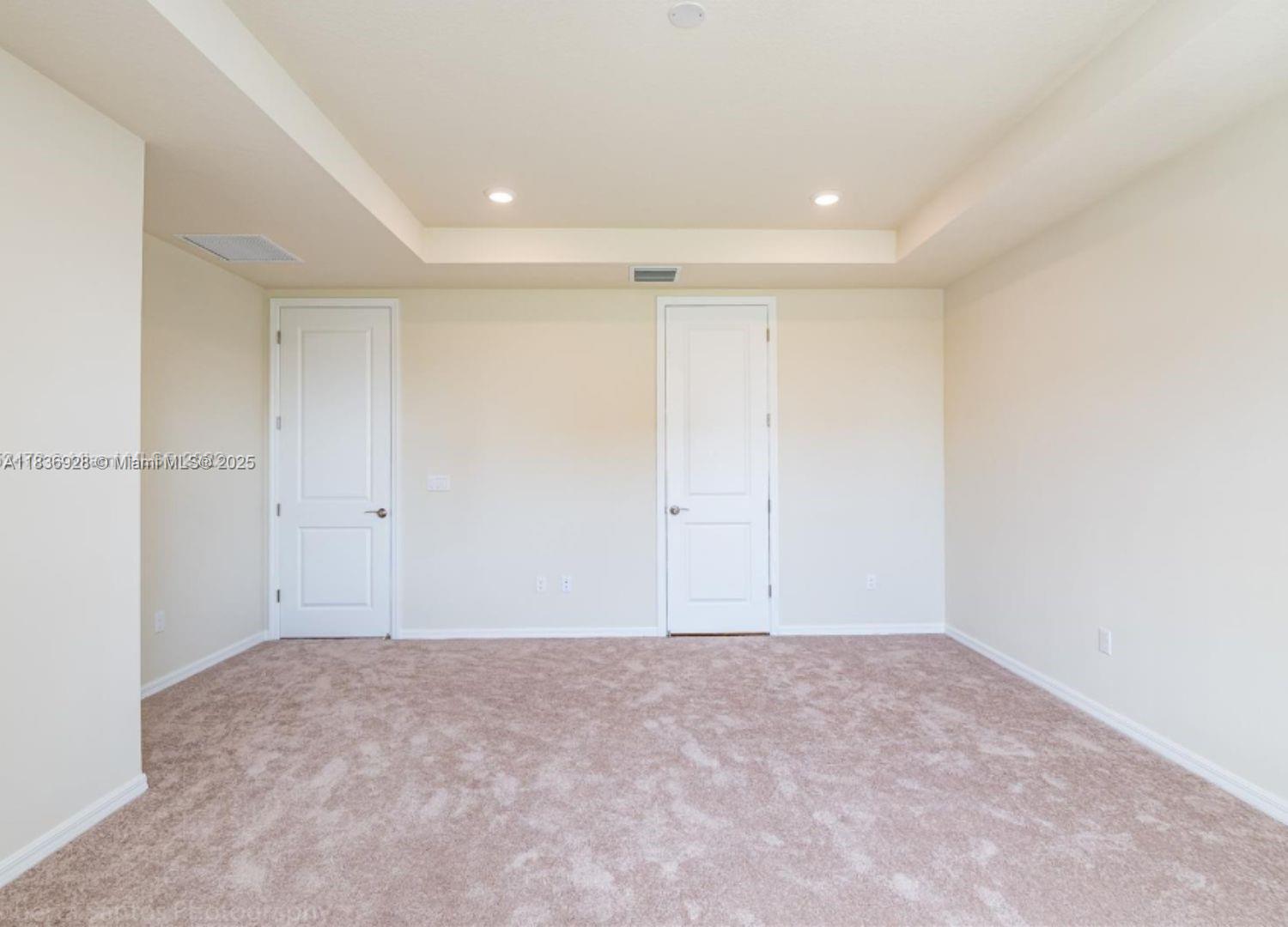 Ver detalles 3932 3 / 3 1673 sq. ft. $ 2025-08-01 0 foto