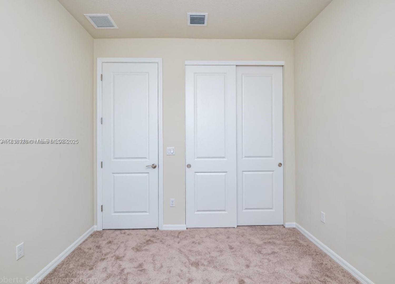 Ver detalles 3932 3 / 3 1673 sq. ft. $ 2025-08-01 0 foto