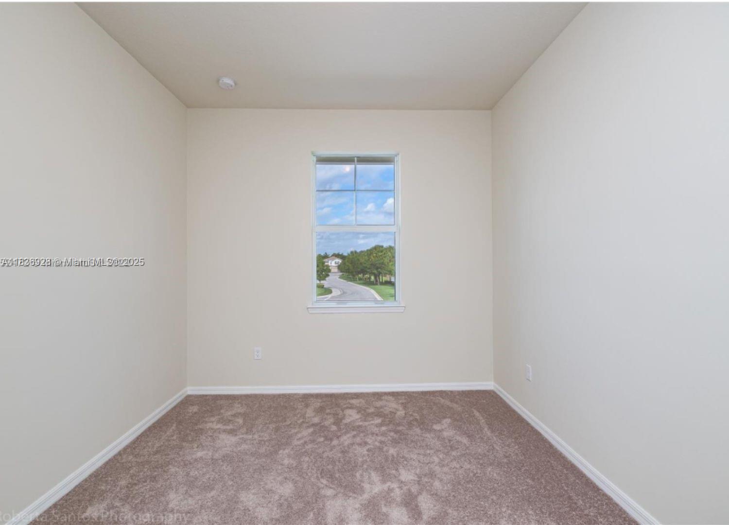Ver detalles 3932 3 / 3 1673 sq. ft. $ 2025-08-01 0 foto