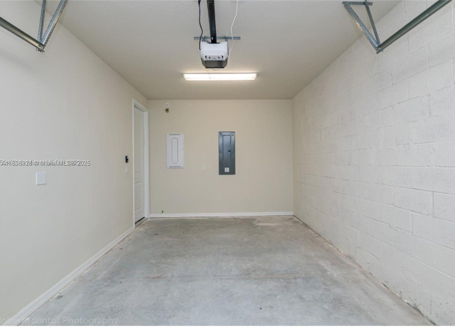 Ver detalles 3932 3 / 3 1673 sq. ft. $ 2025-08-01 0 foto