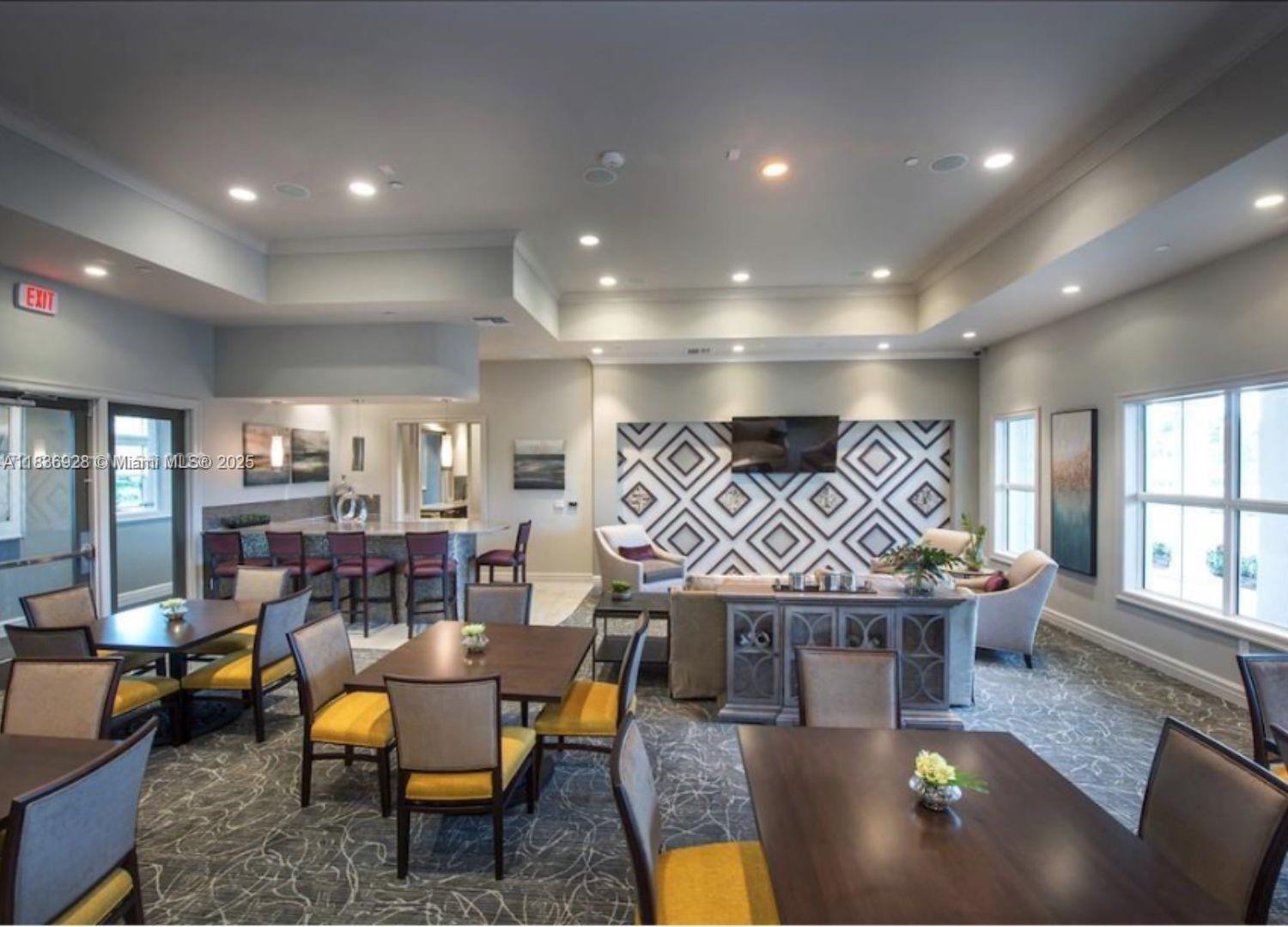 Ver detalles 3932 3 / 3 1673 sq. ft. $ 2025-08-01 0 foto