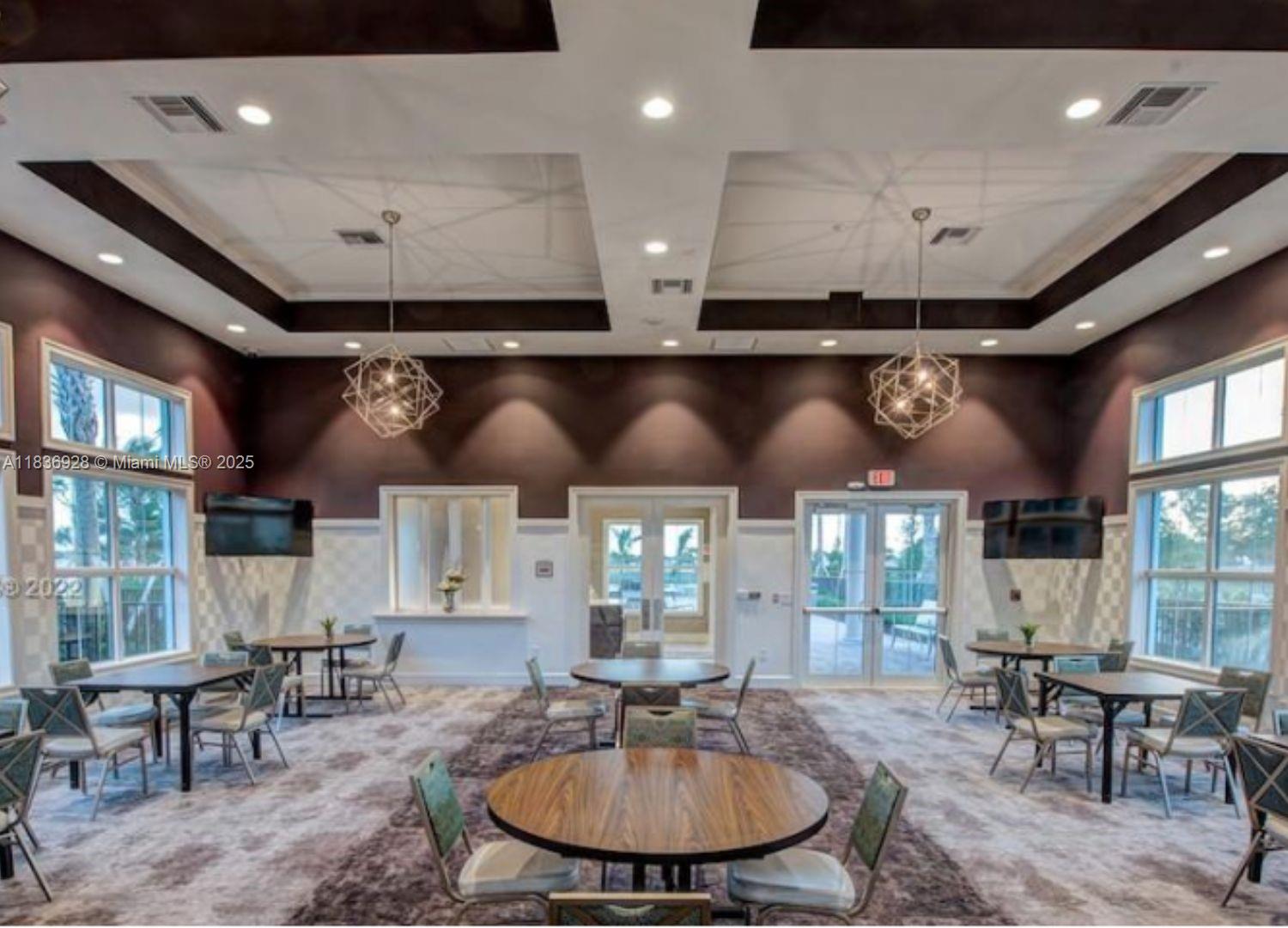 3932 3 / 3 1673 sq. ft. $ 2025-10-18 0 Photo