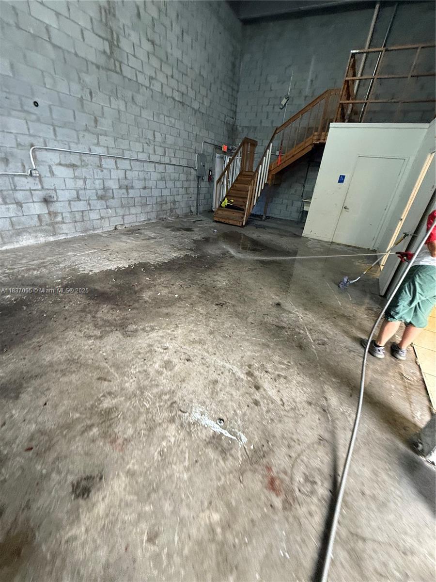 F-4  /   sq. ft. $ 2025-07-09 0 foto