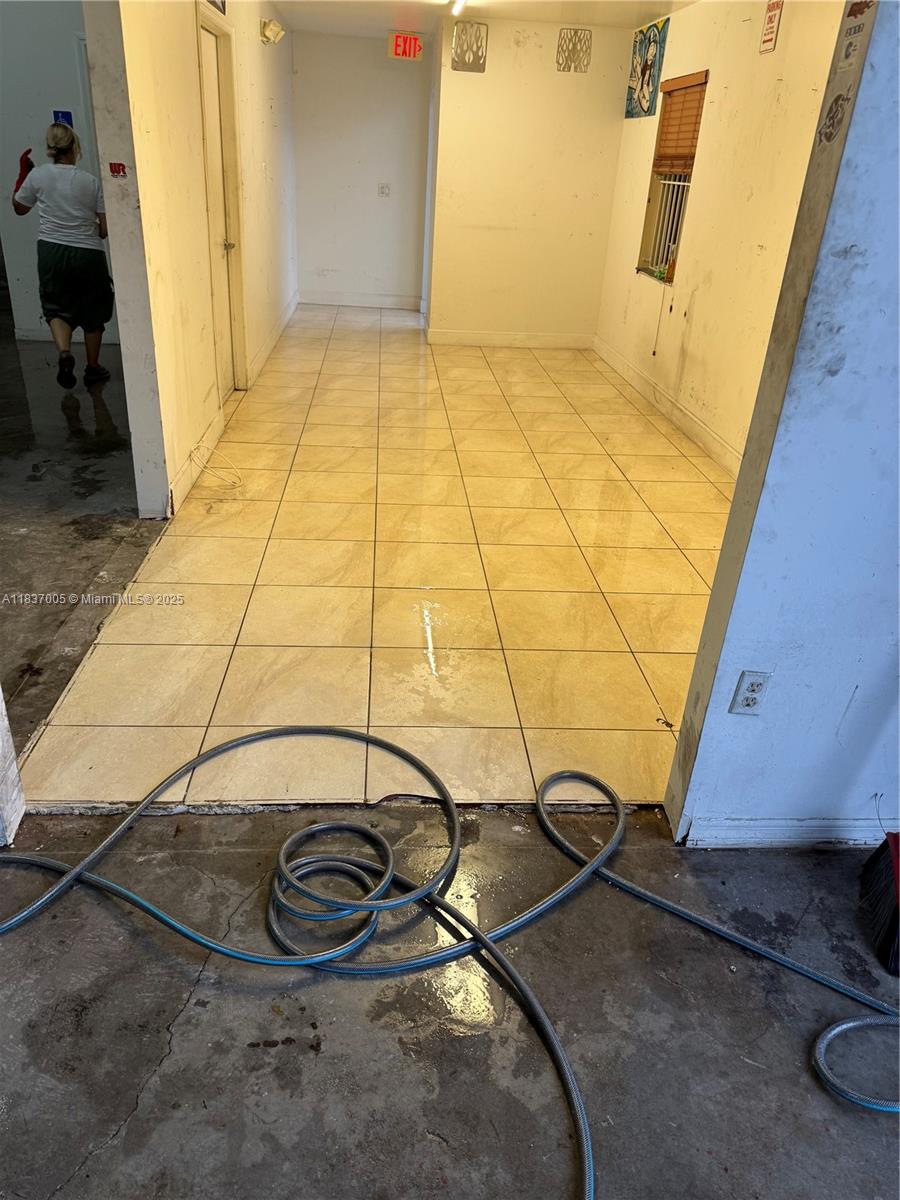 F-4  /   sq. ft. $ 2025-07-09 0 foto