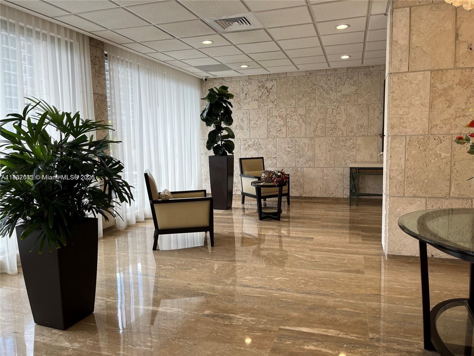 See details 10L 1 / 2 870 sq. ft. $ 2025-07-09 0 Photo