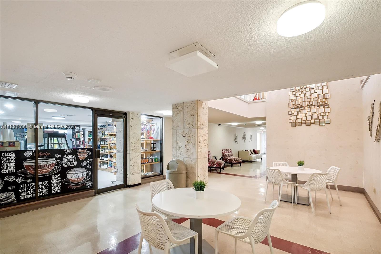 See details 10L 1 / 2 870 sq. ft. $ 2025-07-09 0 Photo