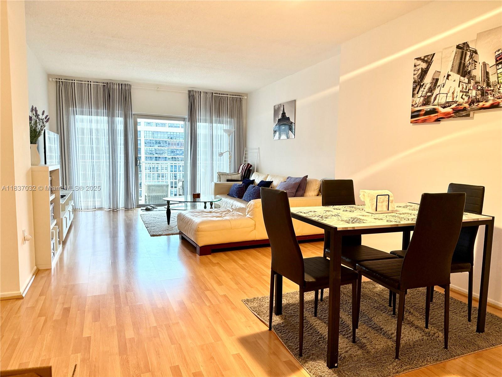 See details 10L 1 / 2 870 sq. ft. $ 2025-07-09 0 Photo