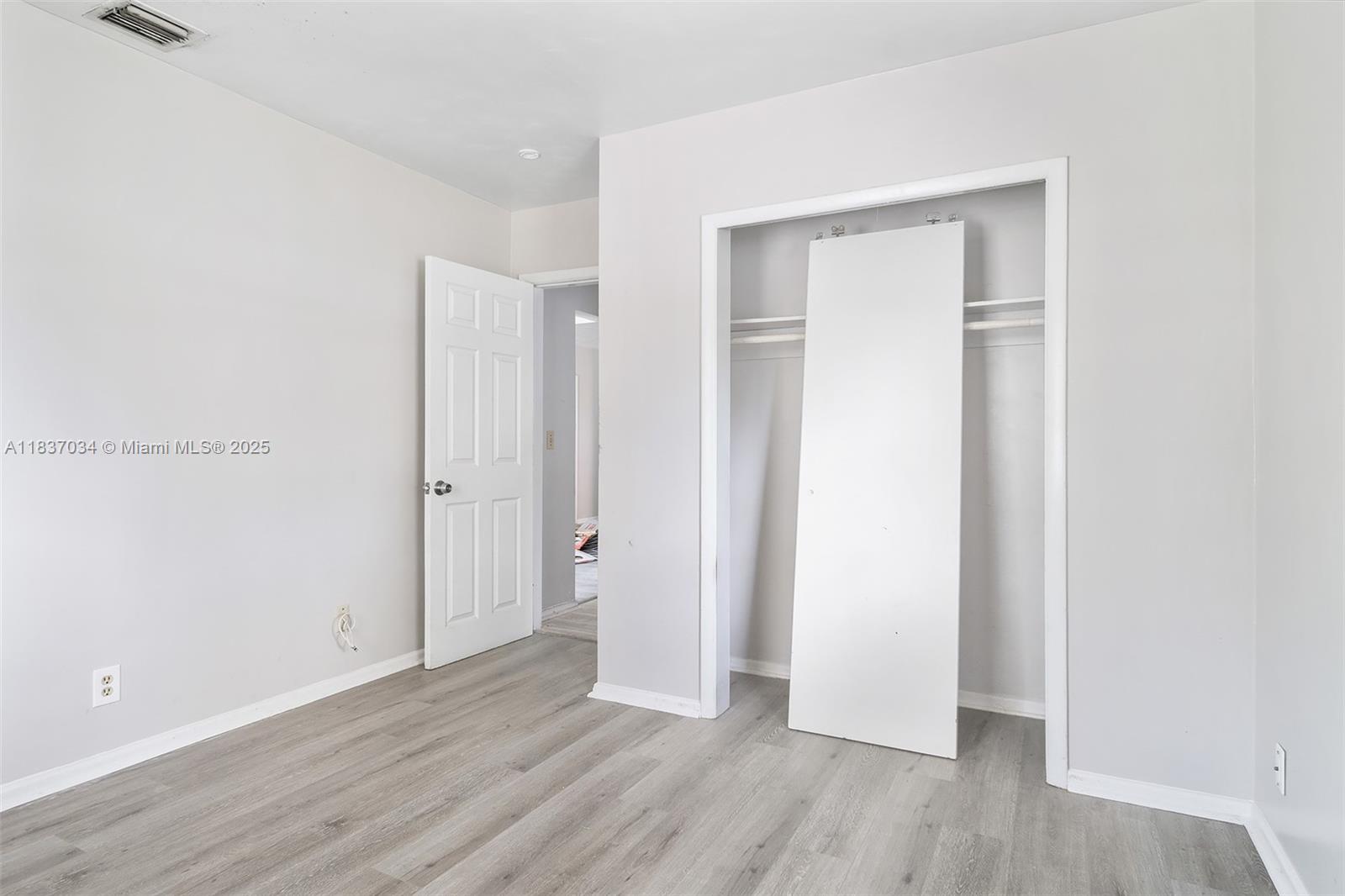 See details / 1644 sq. ft. $ 2025-07-09 0 Photo
