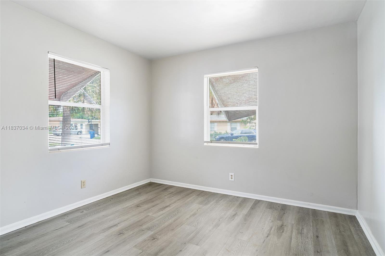 See details / 1644 sq. ft. $ 2025-07-09 0 Photo
