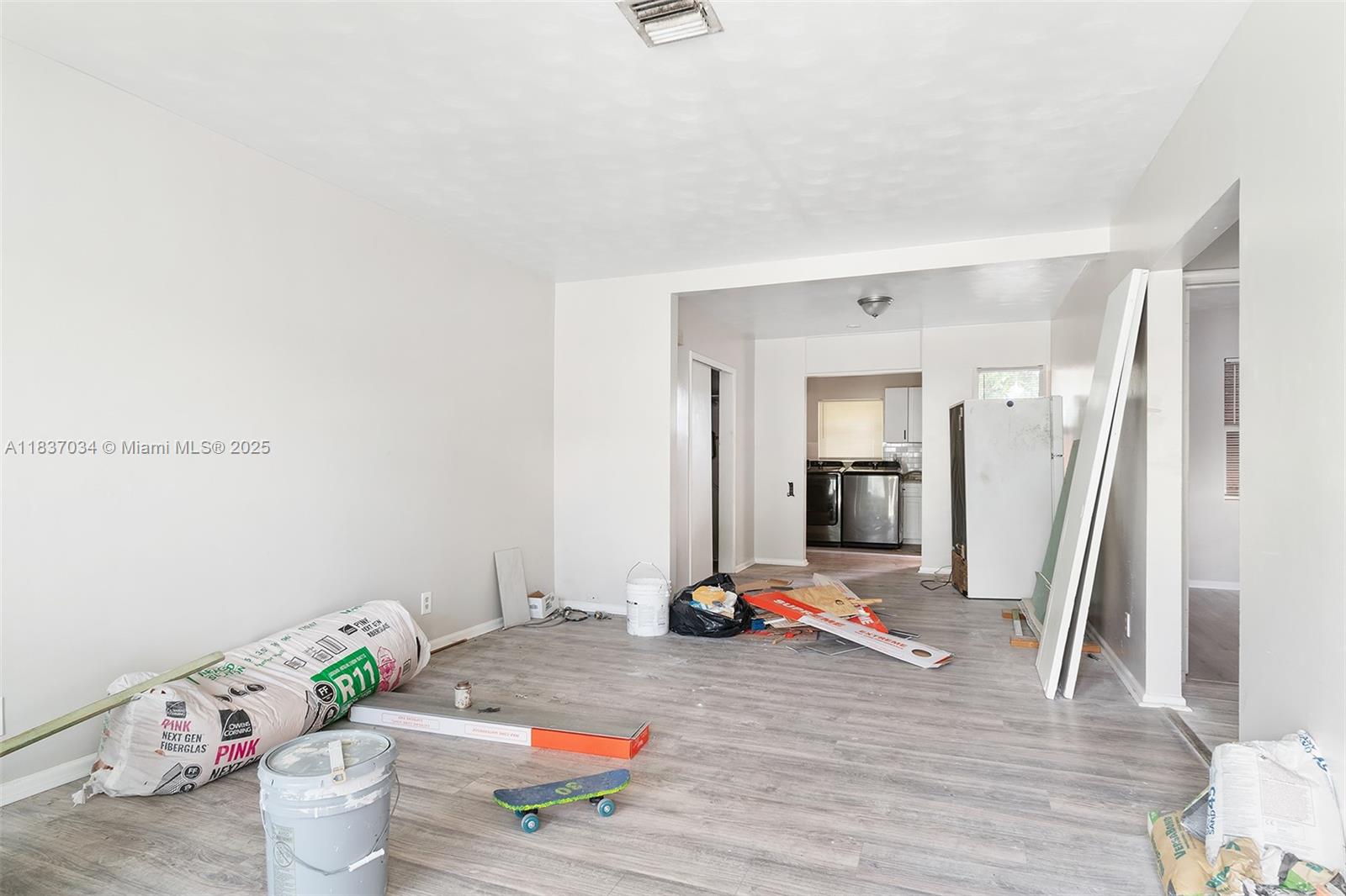 See details / 1644 sq. ft. $ 2025-07-09 0 Photo