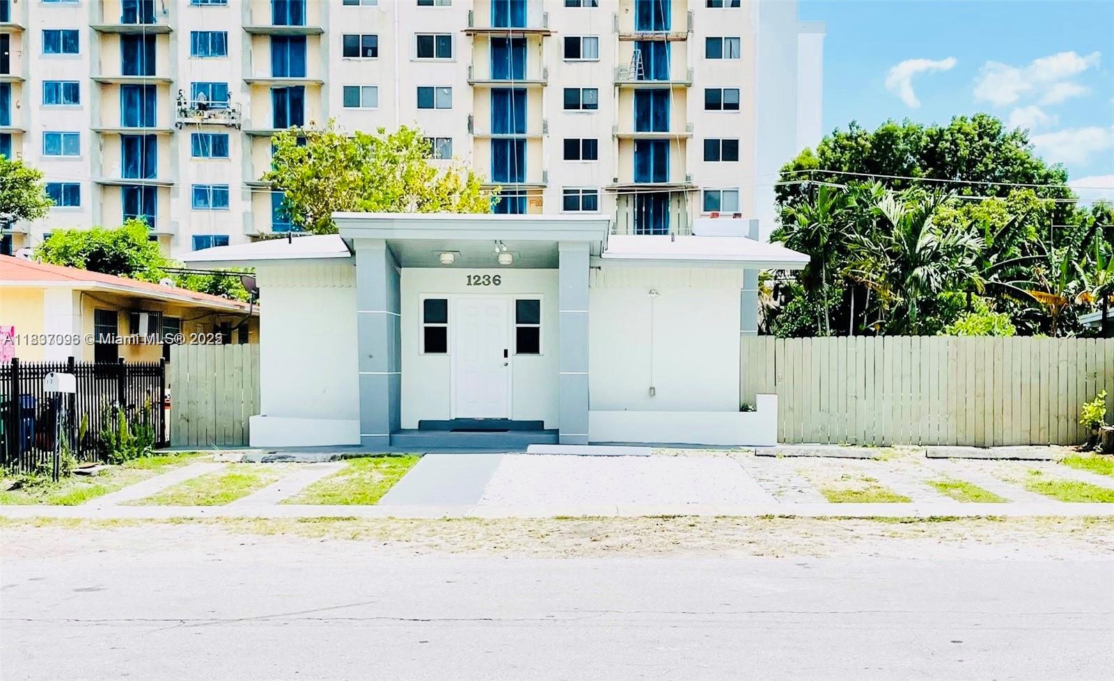 See details / 1950 sq. ft. $ 2025-07-09 0 Photo