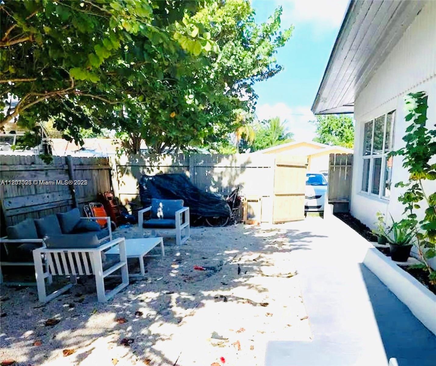 See details / 1950 sq. ft. $ 2025-07-09 0 Photo