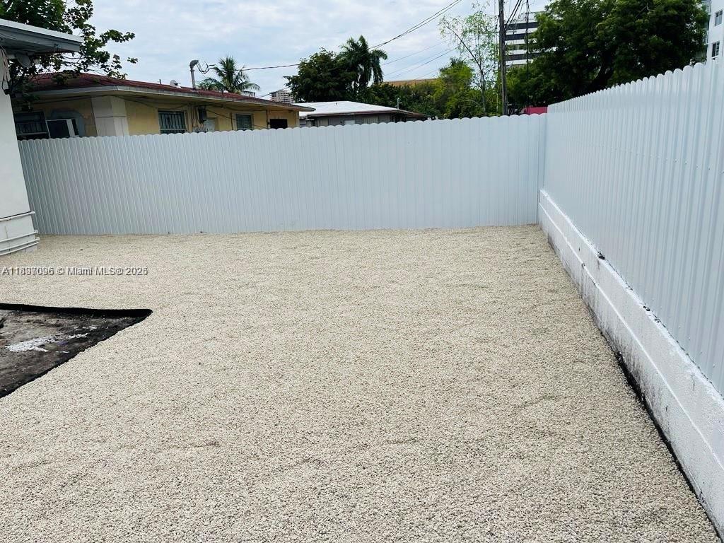 See details / 1950 sq. ft. $ 2025-07-09 0 Photo