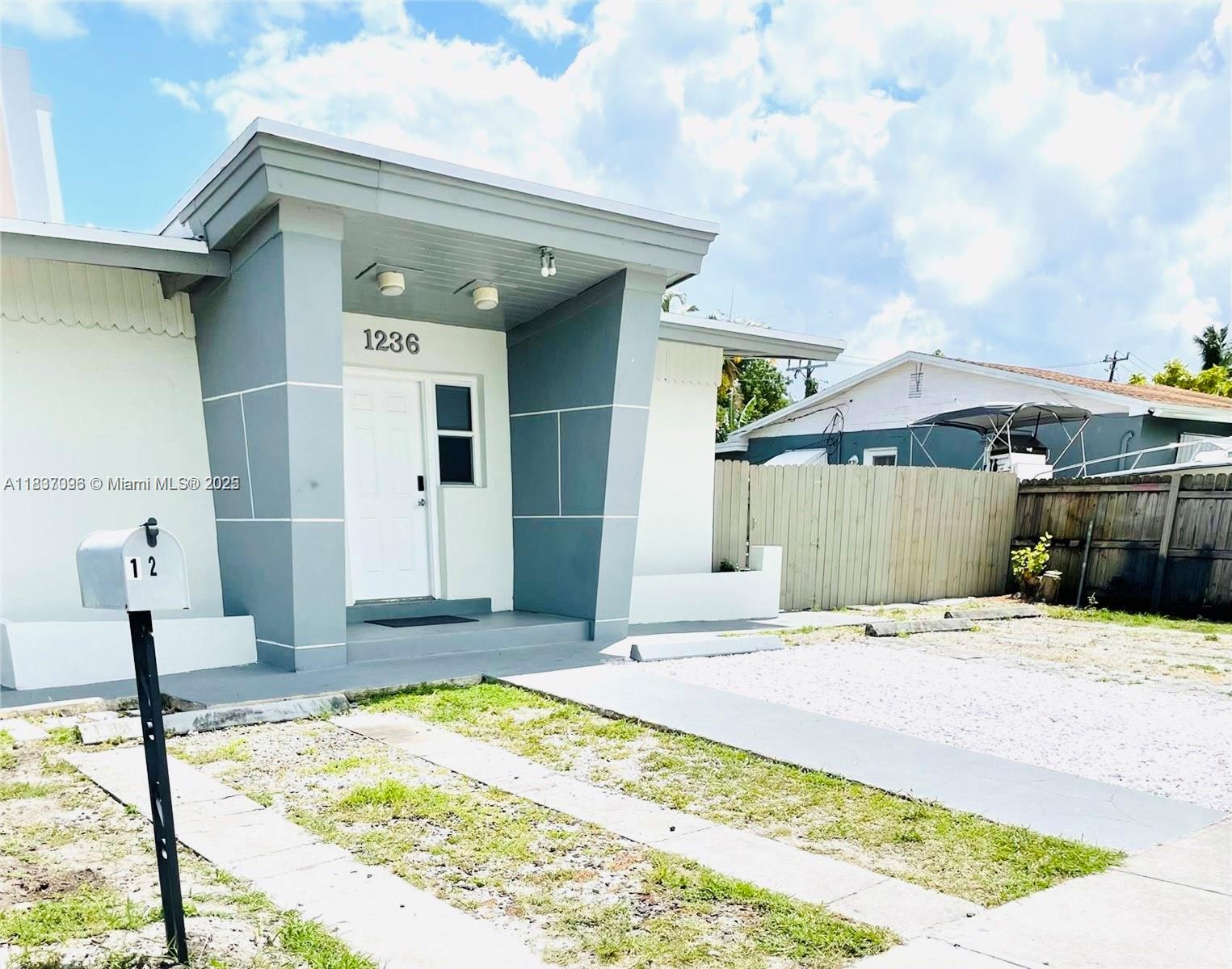 See details / 1950 sq. ft. $ 2025-07-09 0 Photo